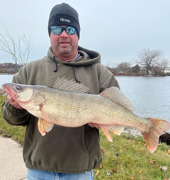 Mike Martin (LaPorte, Ind.) with 7-lb. walleye