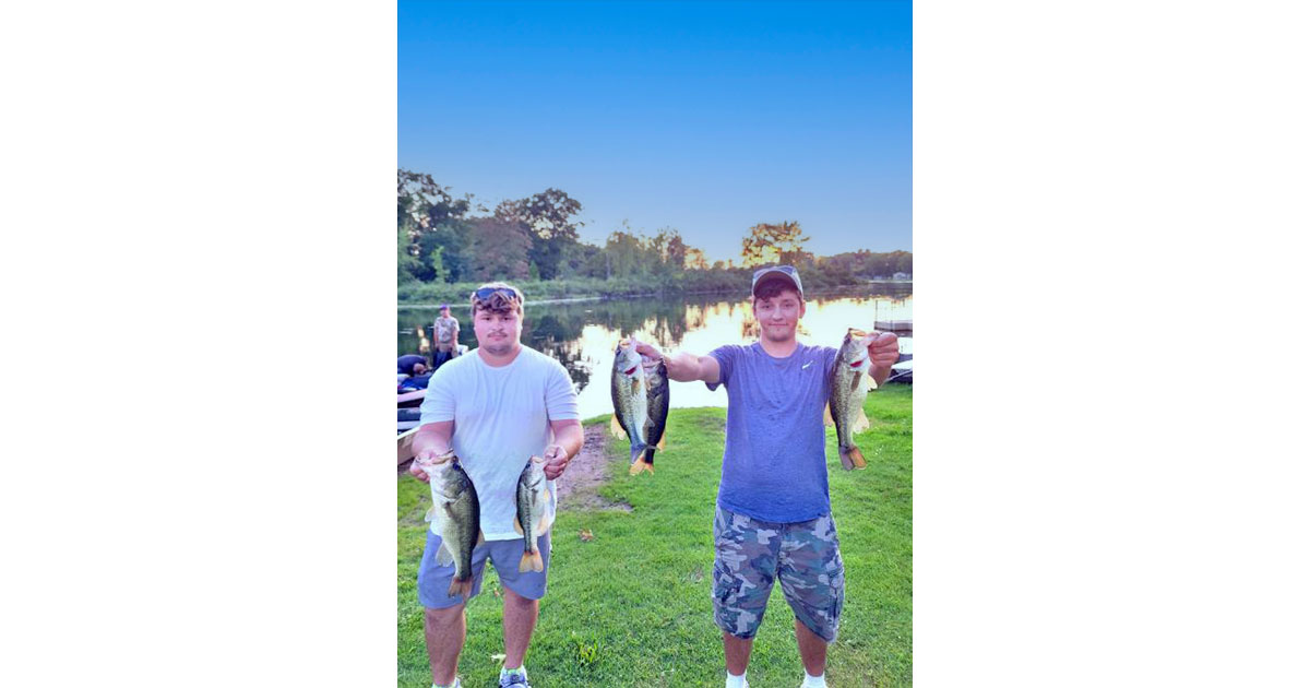 Maynard Hostetler and Marvin Bontrager - 1st Place
