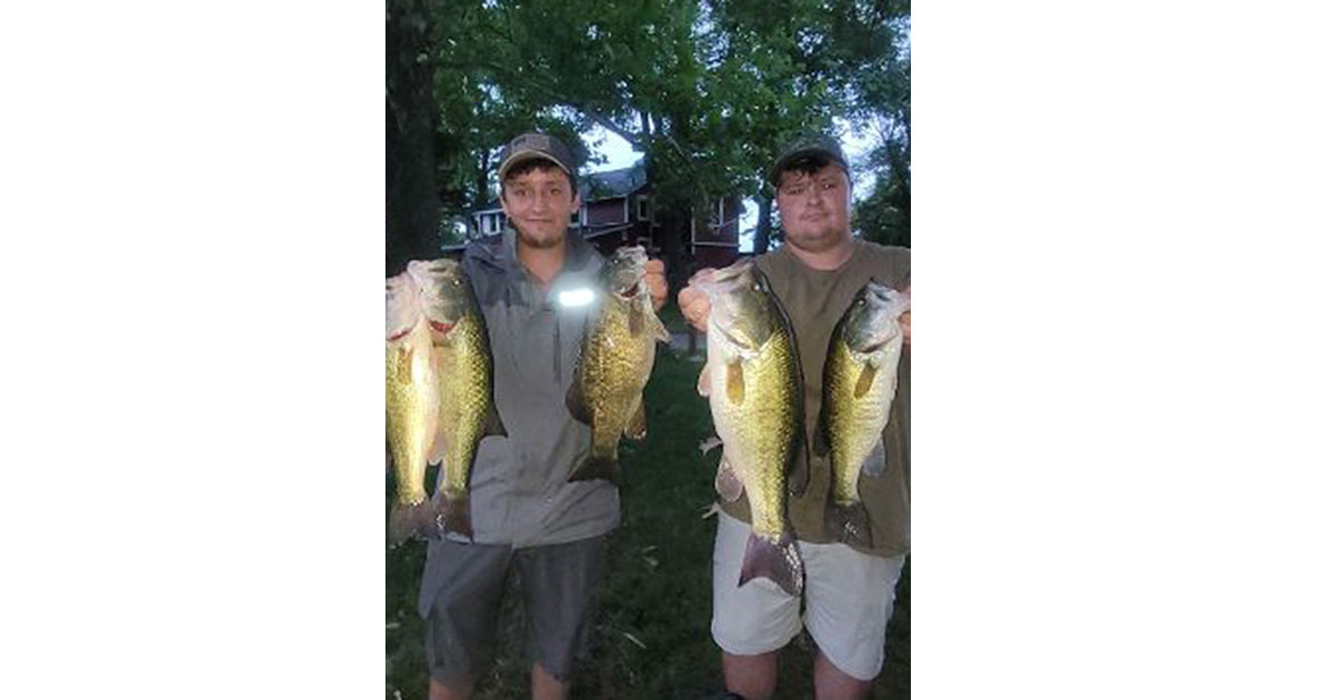 Maynard Hochstetler and Marvin Bontrager - 1st Place
