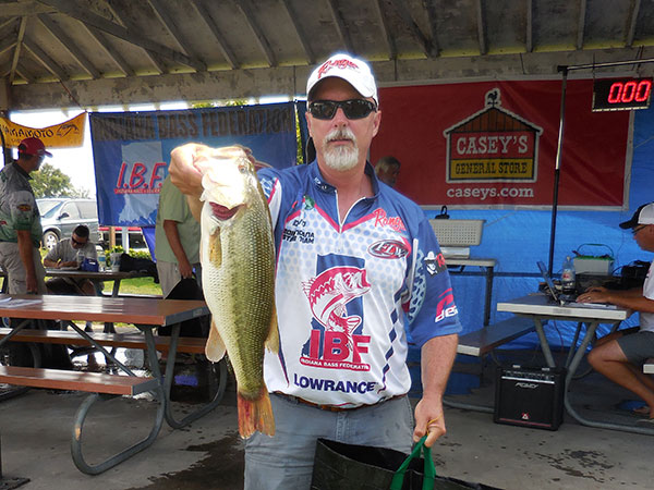 Dave Goodman with a 5.62-Pounder Caught on Day Two