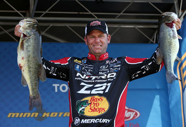 VanDam Takes Lead As Elite Series Pros Show Out In First Round On Toledo Bend