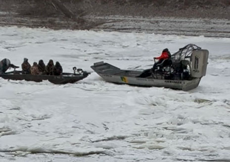Duck Hunters Rescued after Boat Freezes in River